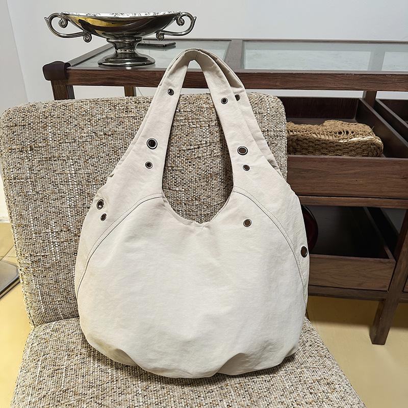 

South KoreainsThe same style as popular niche bloggers casual and laid-back large-capacity versatile nyl women s shoulder tot брудно-білий