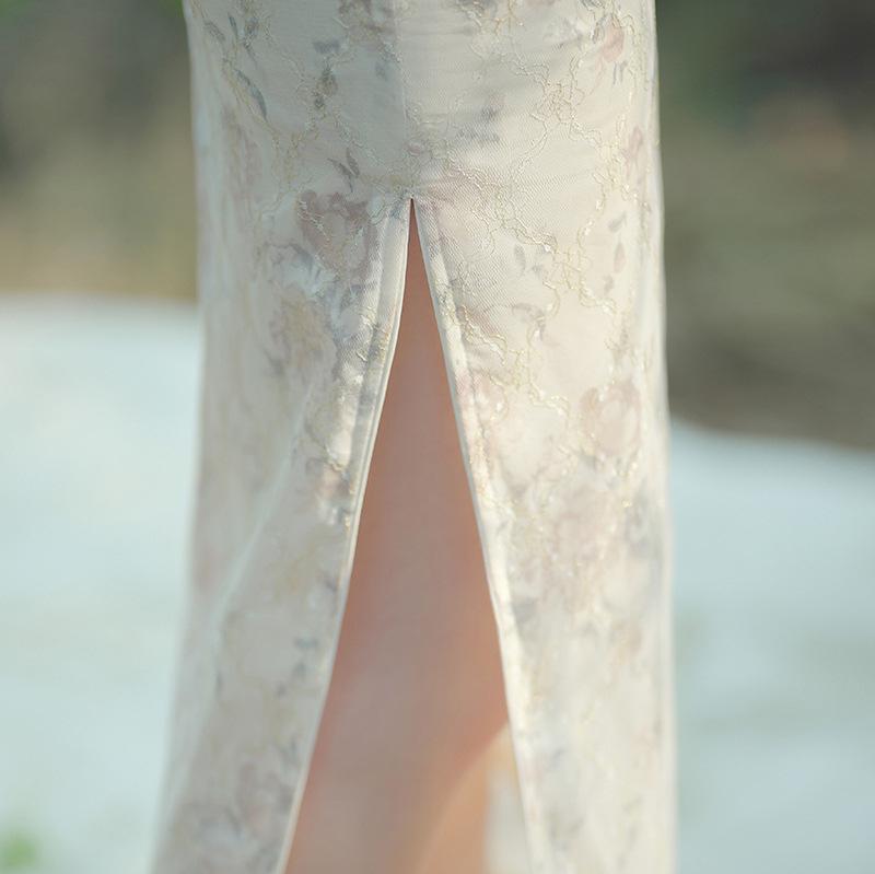 White Retro Lace Cheongsam: Youthful Summer 2025 Edition