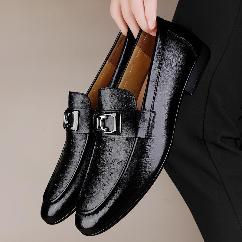 Echtes Leder Freizeitschuhe Herren Neuer Trend Gesellschaftliche Business-Kleiderschuhe Freizeitspaziergang Herren Slipper Flache Schuhe Klassische Elegante Loafer
