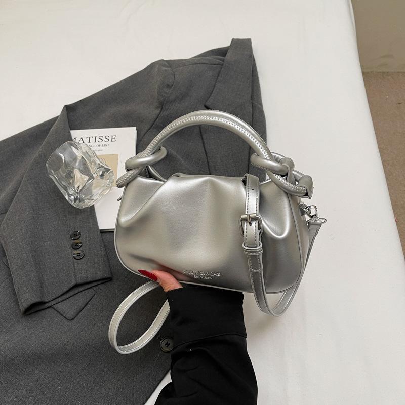 

Spring fashion handbag small bag women s 2025 new pleated small square bag simple versatile messenger bag серебряный