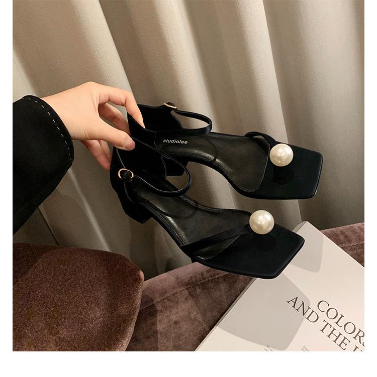 

Sheepskin version~ French pearl leather high heel silver sandals women s summer word with thick heel Roman sandals cool slippers 40