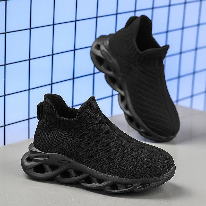 Boys' shoes 2025 new summer children's one-pedal sneakers breathable mesh fly-woven lazy socks shoes