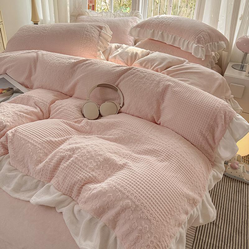 Class A Winter-Ready Milk Velvet Lace 4-Piece Set: Soft, Double-Sided Coral Fleece in Cream Style