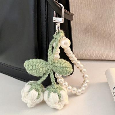 Chaveiro de Flor de Crochê Flor Artesanal Pingente de Bolsa de Frutas Chaveiro Fofo com Corrente de Pérola Artificial Acessório para Meninas Mulheres Chaves Mochila