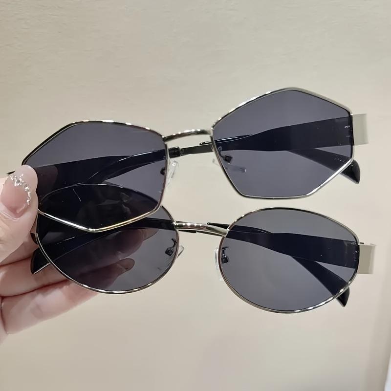 Two Different Styles for Everyday Commuting And Casual Outings Easily Interchangeable