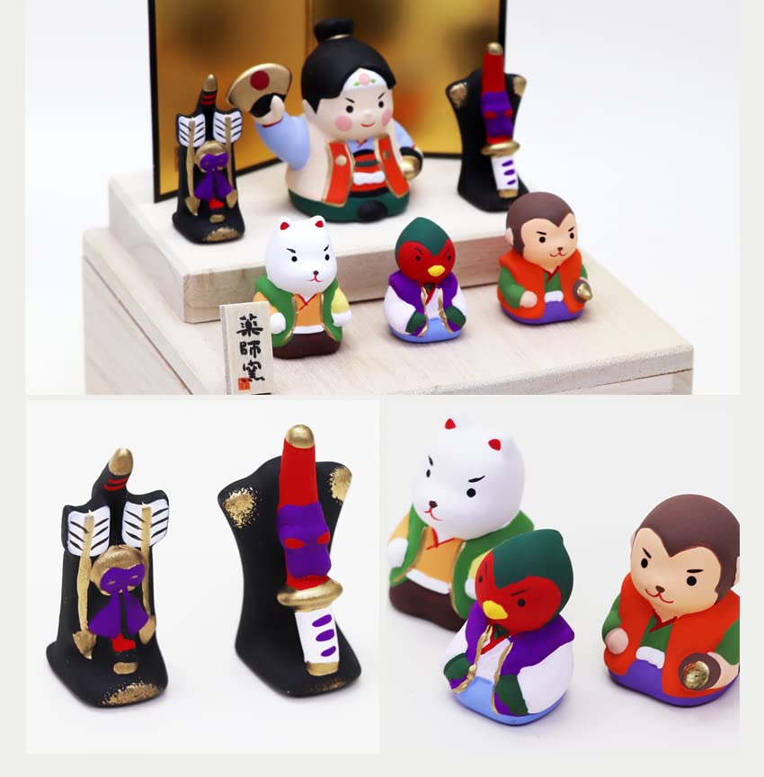 Osaka Choseido Mai-dukkehjelm Kompakt og Mini Oppbevaring Personlig Tremerke Inkludert Keramisk Momotaro med Paulownia Tre Oppbevaringsboks og Stativ