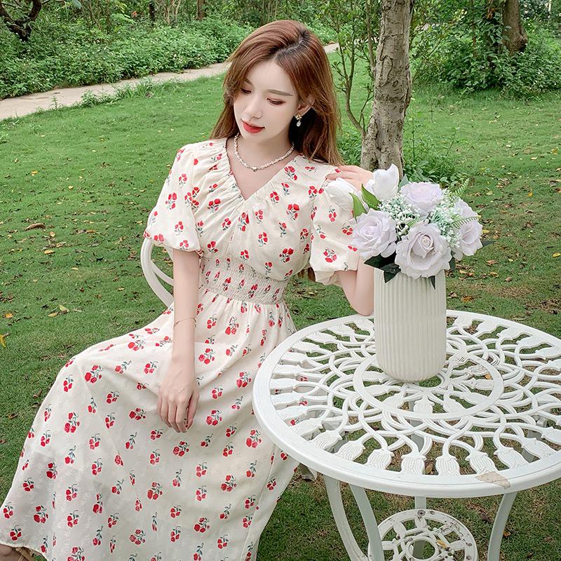 

Женское летнее длинное платье с цветочным принтом и пышными рукавами: Женственный, Молодящий, Стройнящий талию, Элегантный дизайн с воротником. Extra Large