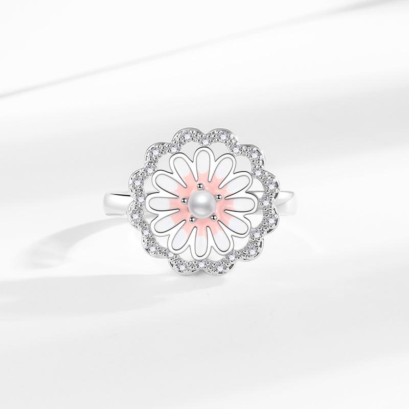 Trendy Adjustable Rotating Daisy Ring for Women – Open Design with Drip Oil Flower