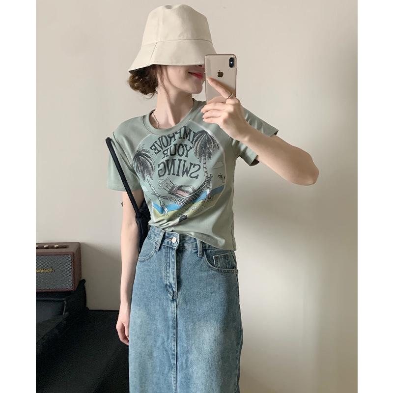 

Женская облегающая футболка из хлопка в стиле ретро - лето с коротким рукавом