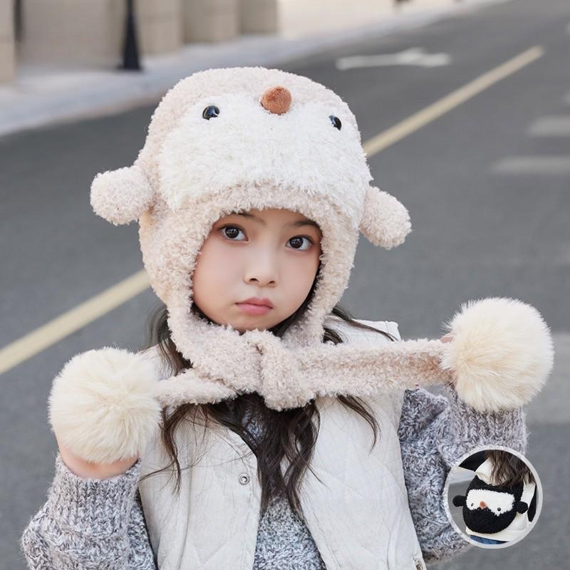 Niedliche Pinguin-Strickmütze für Kinder aus flauschigem Polyestermaterial für kaltes Wetter und wärmt den Kopf