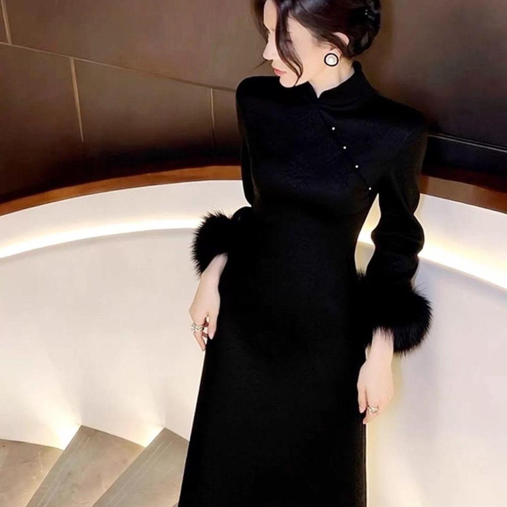 Women's Elegant Black Fleece-Lined Long Dress Coat - Slimming Chinese Style for Winter 2025