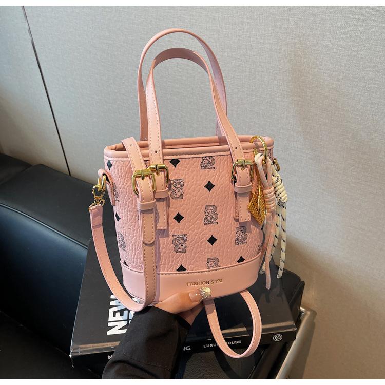 Cartoon Bear Print Portable Small Bag Female 2025 Spring Niche Design Oblique Span Bucket Bag