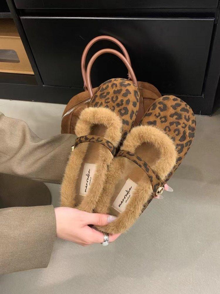 

Нежные сказочные пушистые туфли для девочки 2025 осень и зима новая французская ленивая модель на одной педали леопардовый принт бархатная сумка-голова полутапочки 40 цветной печати леопарда