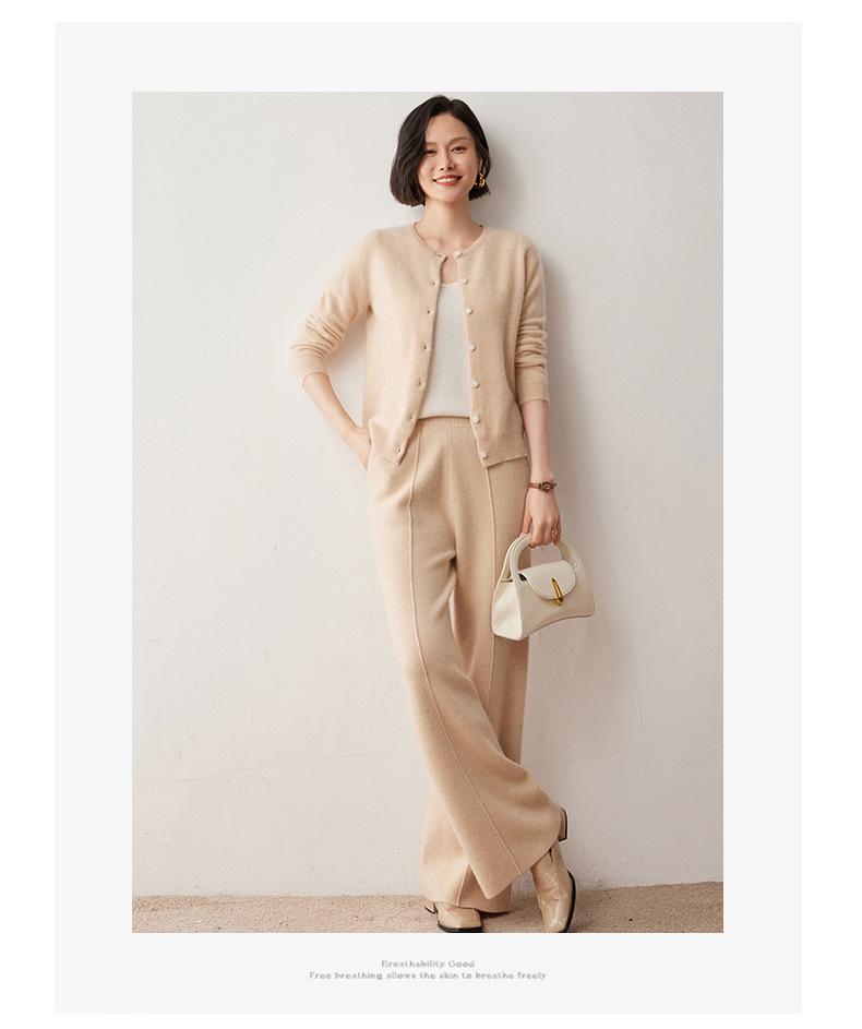 2024 Autumn/Winter Women's Cashmere Cardigan: Round Neck, Fashionable Base Layer, Casual Short Single-Breasted Jacket