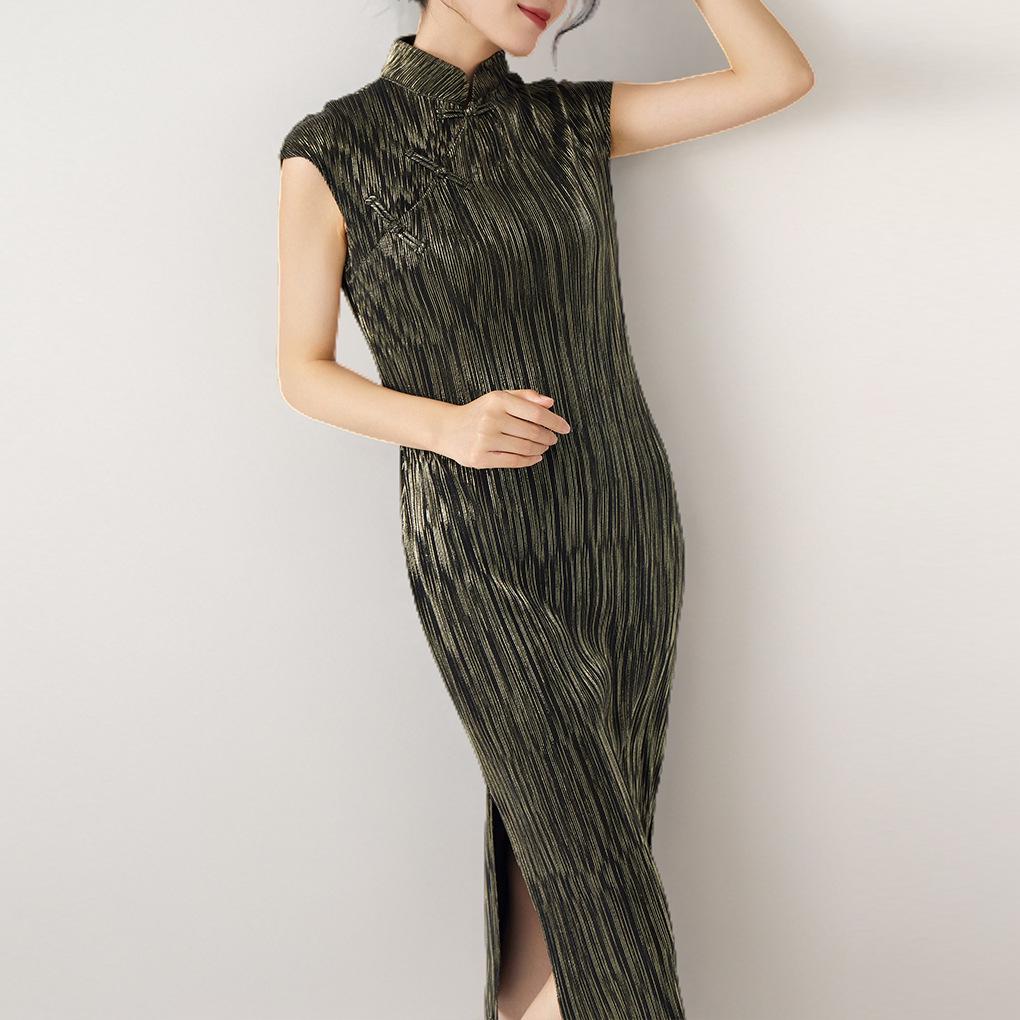 Modern Chinese Qipao: Slim-Fit Summer Dress with Slit and Button Detail