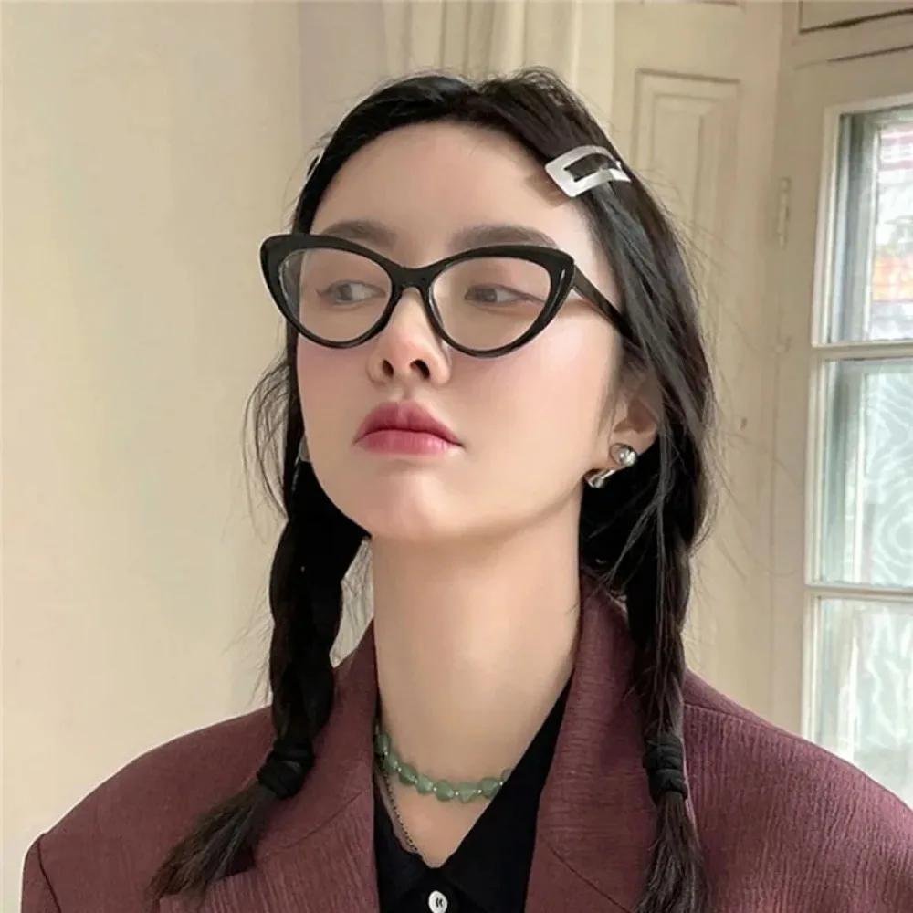 New Vintage Cat Eye Anti-Blue Light Glasses Classic Retro Triangle Frame Women Computer Gaming Eyeglasses Plain Glass Spectacles