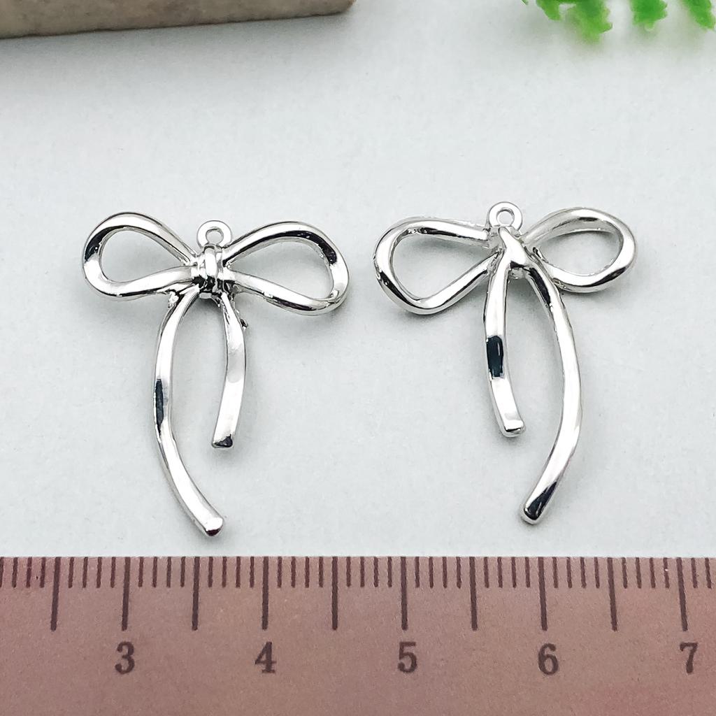 Hängender Vergoldeter Farbechthaltender Diy Schleife Hohl Anhänger Anhänger, Legierung Halskette, Armband, Ohrringe, Handgefertigter Schmuckzubehör