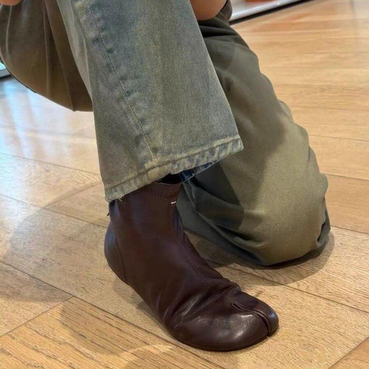 New Style Women's Soft-soled Shoes, Low-heeled Versatile Short Boots