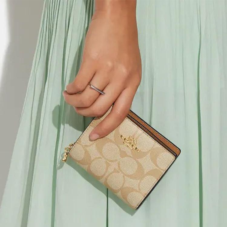 Coach Snap Wallet 11 With Button Closure Three Card Slots Signature Coated Canvas And Smooth Leather Card Holder Wallet Women Wallet C3309-IMNLJ