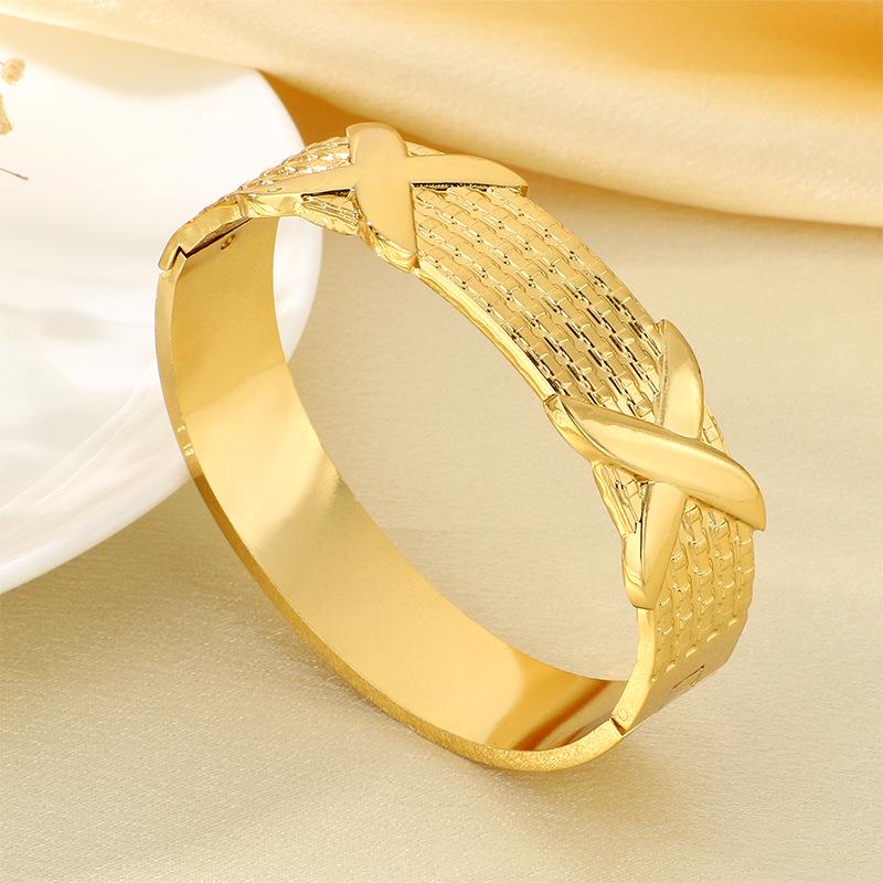 

Personalized Retro X Shape 18K Gold Plated Stainless Steel Wide Band Ring