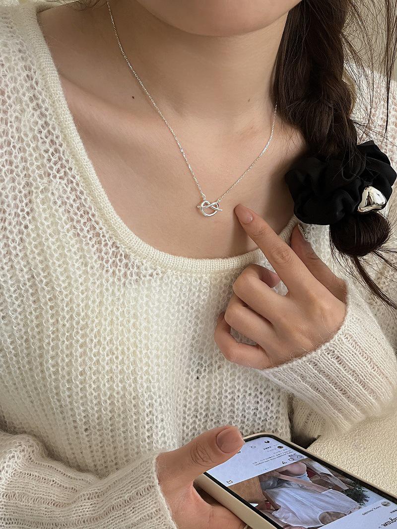 S925 Sterling Silver Cross Heart Necklace for Women - Elegant, Light Luxury Clavicle Chain 925 Silver