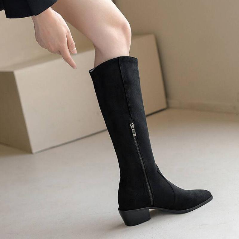 

Autumn and winter women s medium heel fashion boots solid color medium heel pointed large size women s boots square heel new rubber sole high boots 39