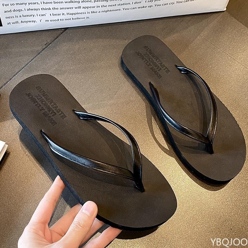 Fashion Personalized Flat Slippers for Comfortable Outerwear Women's New Home Wear Resistant and Explosive Flat Flip Flops Beach Shoes