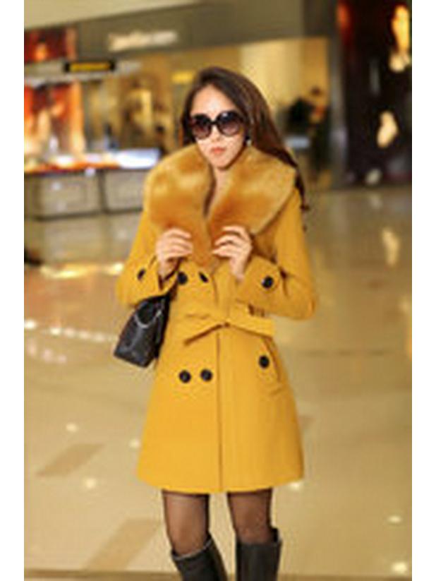 2021 Autumn/Winter Women's Wool Coat with Multi-button Design.