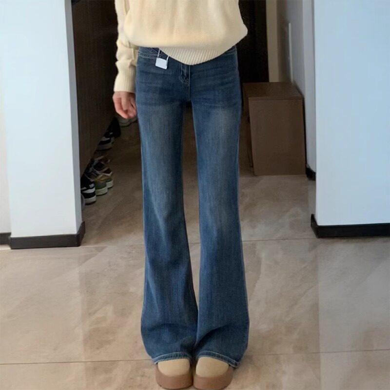 

High-Waisted Stretchy Micro-Flare Jeans for Pear-Shaped Women in Deep Blue S [80-90 kg]