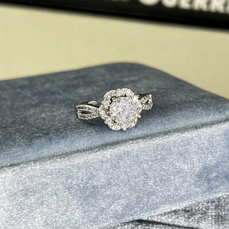 2026 Simple Light Luxury Sweet Cool Exquisite Sparkling Diamond Irregular Star Fashion Opening Ring Female Personality Butterfly Stacked Ring Resizable