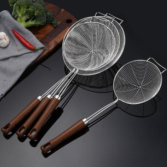 Skimmer Spoon Pasta Strainer with Long Handle Stainless Steel Wire Mesh Colander for Frying And Boiling Heat-Resistant Kitchen Tool for Draining And
