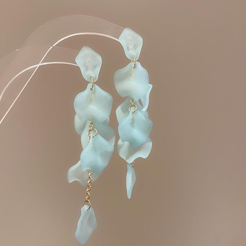 Light Luxury Flower Pattern Tassel Earrings: Niche Design with High-End Versatile Appeal