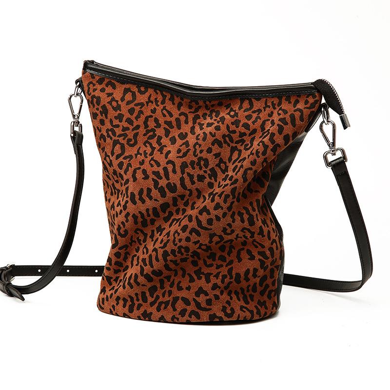 New high-value leopard print large-capacity bucket bag, versatile tote bag, frosted cowhide shoulder messenger bag