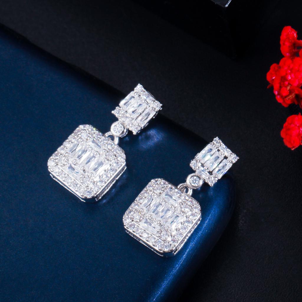 Needle Slightly Inlaid Zircon Full Diamond Stud Earrings Ladder Square Zircon Women'S Earrings.