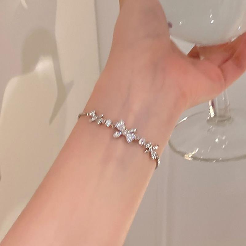 Super Fairy Bow Zircon Bracelet Women~ Temperament Simple Short Collarbone Chain Summer Niche Versatile Bracelet