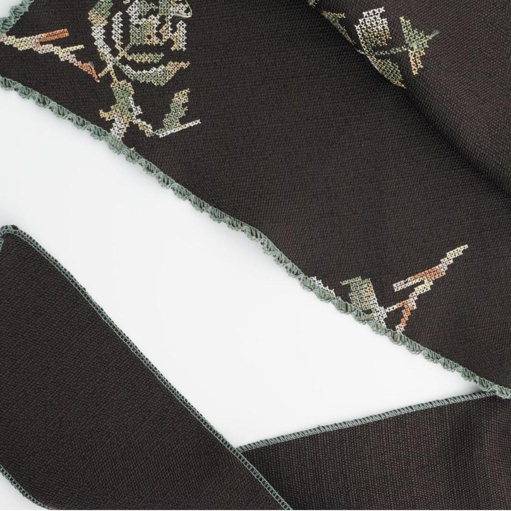 Elegant European Retro Rose Linen Triangle Scarf - Women's Versatile, Thin Neck Protection Style