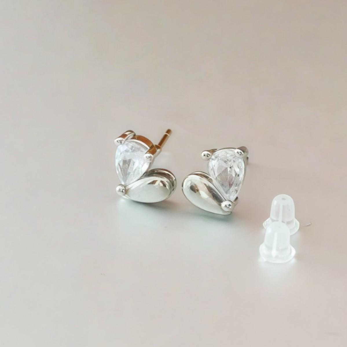 Элегантные корейские серьги-гвоздики в форме сердца - Милые и стильные украшения для ушей
