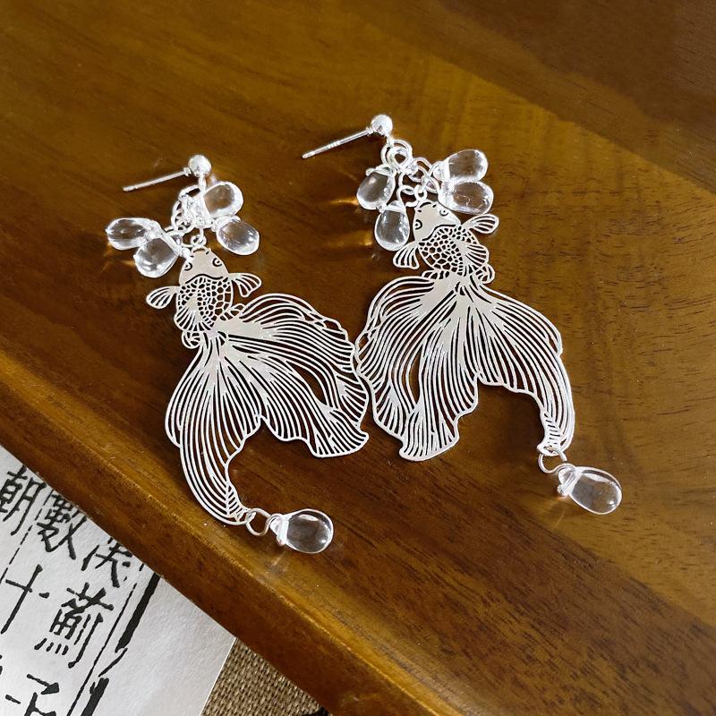 

Silver needle new Chinese retro koi earrings light luxury high-end stud earrings fashion temperament niche simple earrings