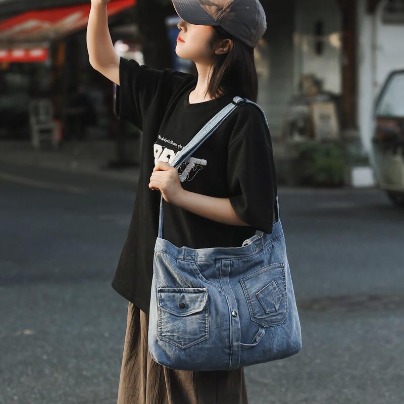 Fashion Casual Large Capacity Denim Bag Women'S Simple Versatile Shoulder Bag Commuter Underarm Bag