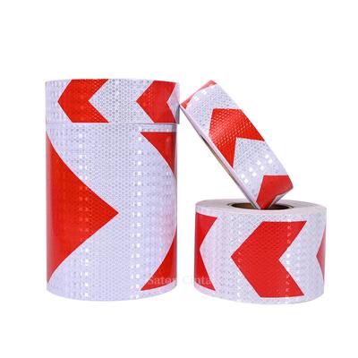 Taśma odblaskowa bezpieczeństwa 5 cm/10 cm/20 cm * 5 m Strzałka Biało-czerwona Ostrzeżenie Wodoodporne naklejki Zewnętrzna przyciągająca wzrok folia samoprzylepna do ciężarówki