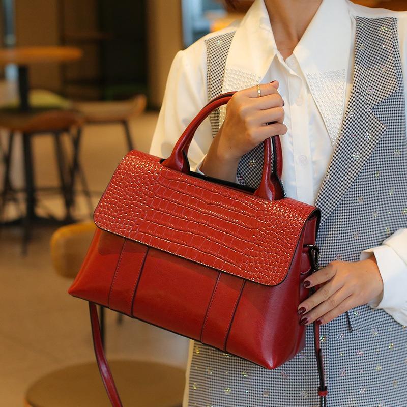 

Leather women s bags, large bags, women s new large-capacity tote bags, women s handbags, messenger bags, women бордовый
