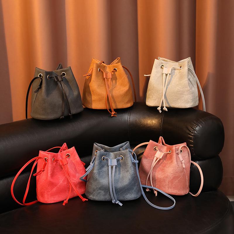 Niche Minimalist Drawstring Bucket Shoulder Bag 2025 – Versatile Fashion Trend Bag