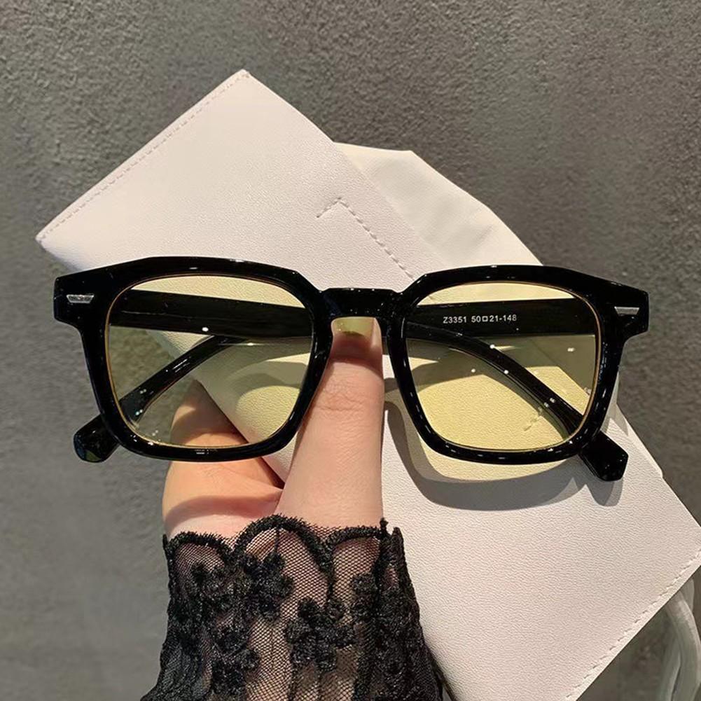 Fashionable Square Sunglasses for Women with Anti Blue Light Protection
