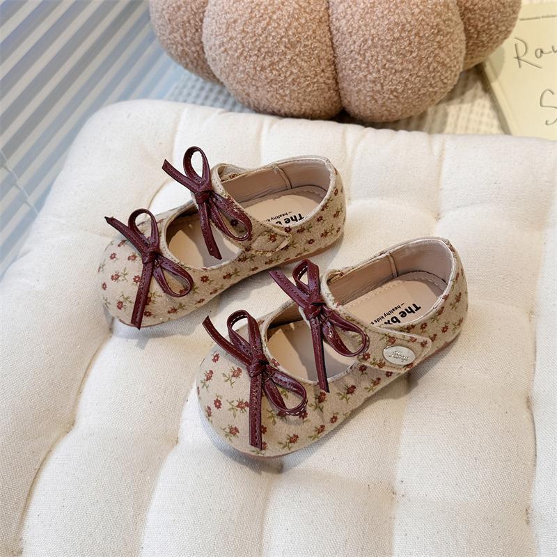 

Baby girl princess shoes soft sole autumn new baby small leather shoes floral 1-2 year old female treasure shoes fashion 21