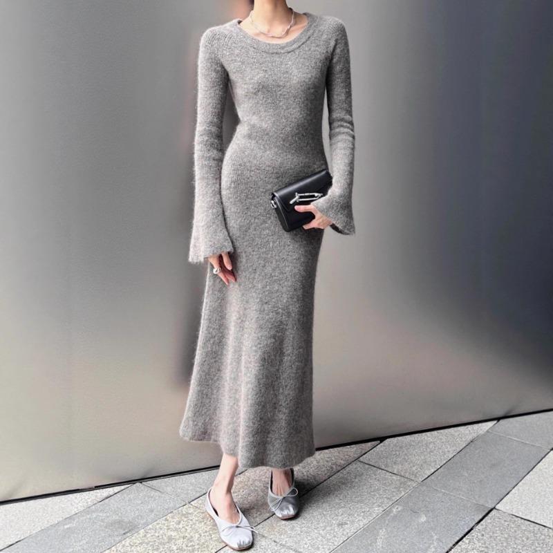 [] Lazy high-end gray horn sleeve knitted dress women's autumn slim coat with long dress inside
