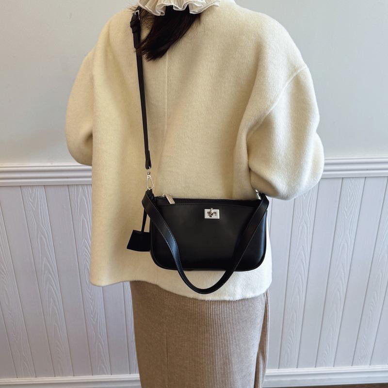 Small bag women's autumn and winter versatile new retro messenger bag simple shoulder armpit bag