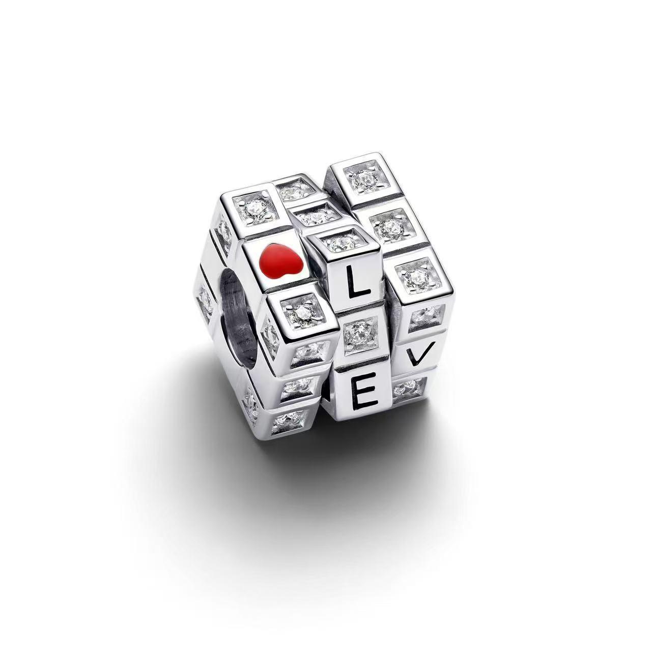 

Copper Metal Rubik Cube Rotatable Chrams Pendents Creative Stainless Funny Bead Components Metal Do It Yourself Bracelet High Quality Fine Jewelry