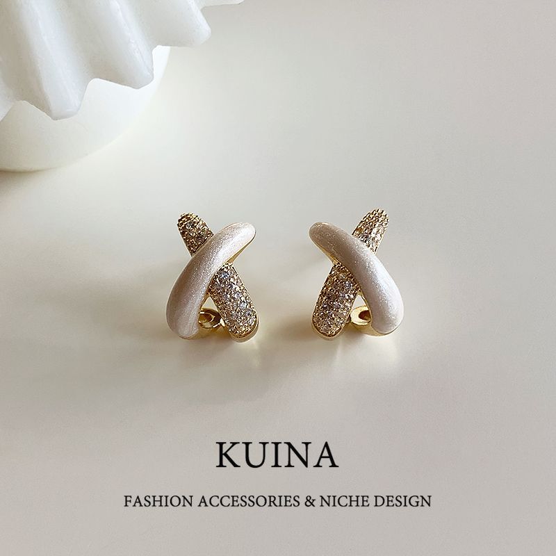 

White Cross Delicate Earrings Female 2025 New Best Selling Elegant Sterling Silver Stud Earrings Fancy French Entry Lux Stud Earrings White