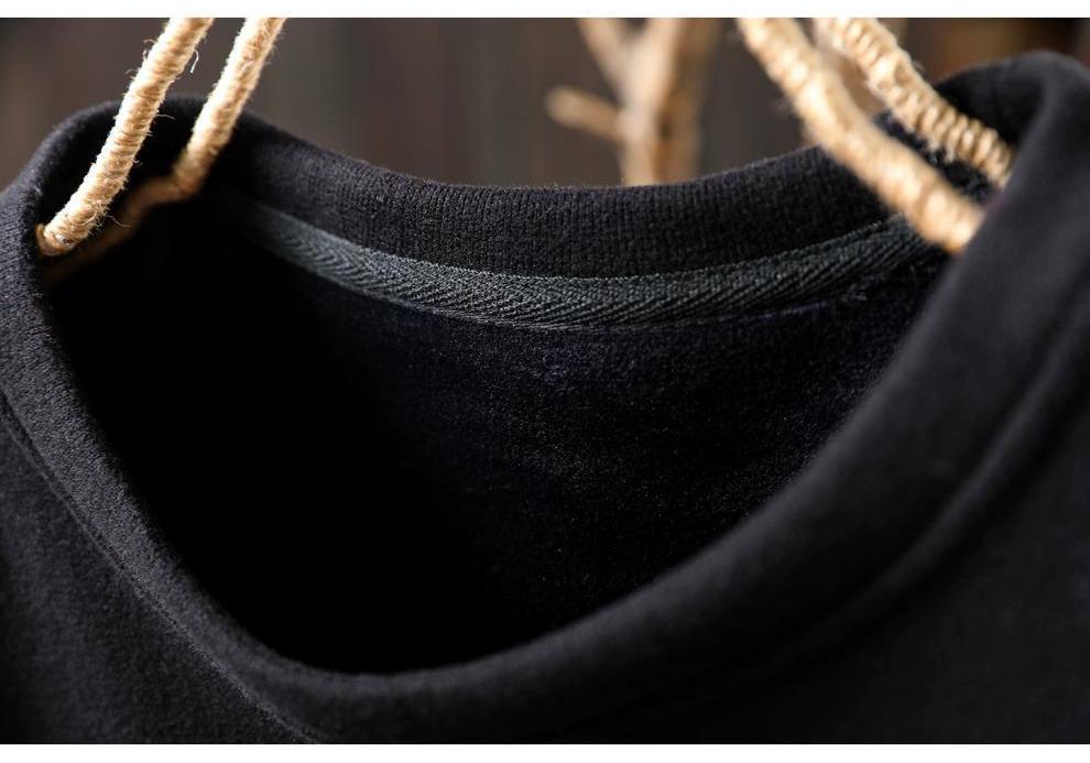 2025 Autumn/Winter Women's Printed Black Thickened Cropped Loose Velvet Pullover
