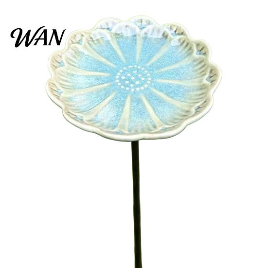 Bee Drinking Fountain Waterer with Stand, Butterfly Station Garden Art, Durable Metal Ornament Flower Bird Bath for Outdoor Yard, Pollinator
